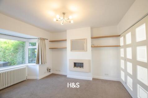 29 Hurdis Road - Lounge.jpg