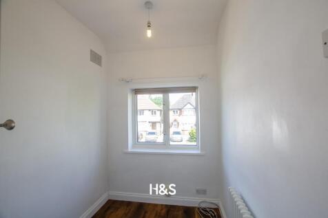 29 Hurdis Road - bedroom 3.jpg