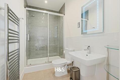 Abbotsbury Court - shower room