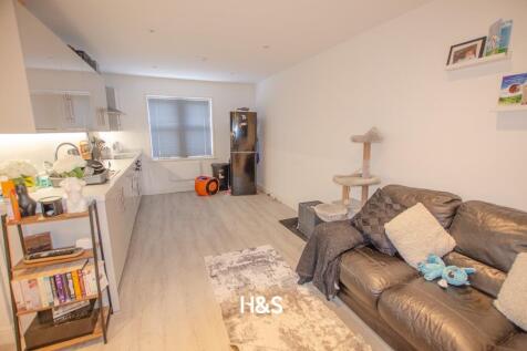 Olton Bridge - Kitchen Lounge.jpg