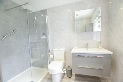 250 Ralph Road - bathroom.jpg