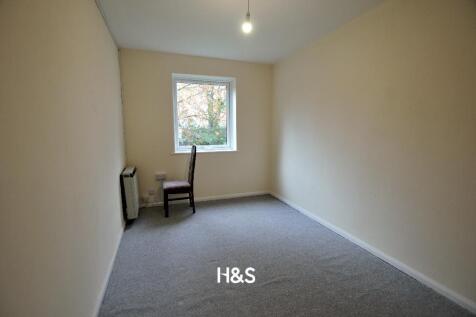 11 Rectory Gardens - Bedroom 2.jpg