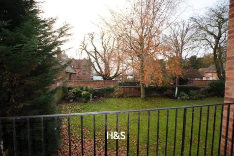 11 Rectory Gardens - Rear view.jpg