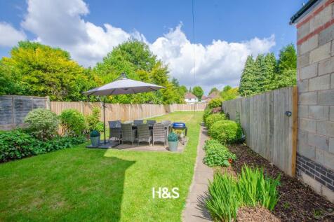 103 cropthorne road - rear garden..jpg
