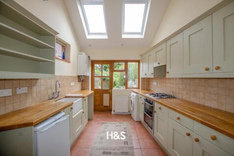 185 Mill Lane - kitchen.jpg