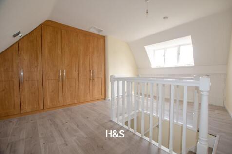 185 Mill Lane - bed3.jpg