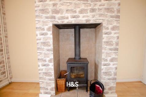 185 Mill Lane - fire2.jpg
