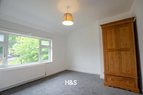 116 Cleeve Road - Master.jpg