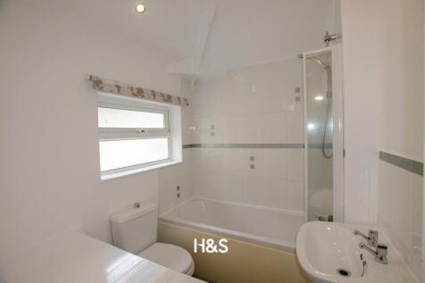 116 Cleeve Road - Bathroom.jpg