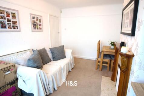 244 Church Road - Lounge.jpg