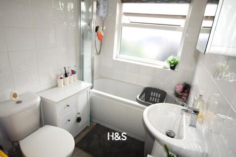 244 Church Road - Bathroom.jpg