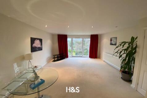 dorchester court lounge..jpg