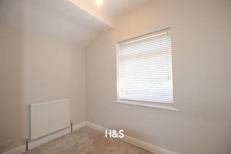 18 Ulleries Road - bed3.jpg
