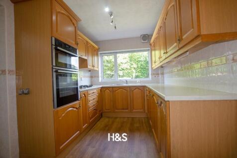 4 Eves Croft - kitchen.jpg