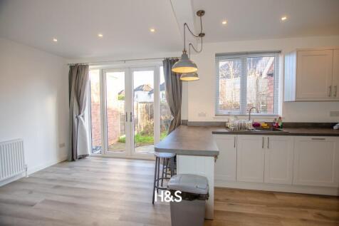 4 arnold road kitchen.jpg