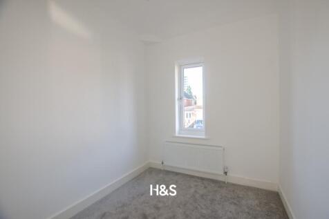 4 arnold road bedroom 3.jpg