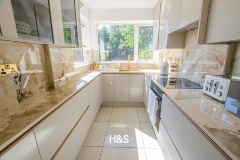 121 Sandgate - kitchen.jpg