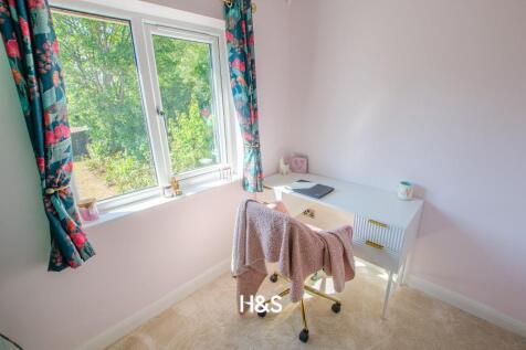 121 Sandgate - bedroom 3.jpg