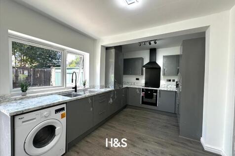 circular road - kitchen.jpg