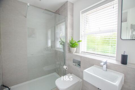 134 starbold - bathroom.jpg