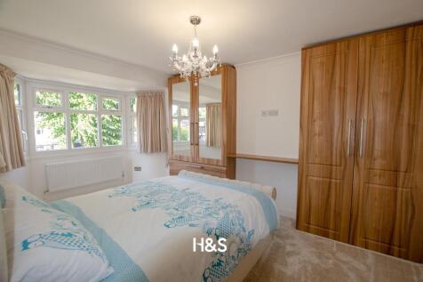 130 Stanway - bed3.jpg