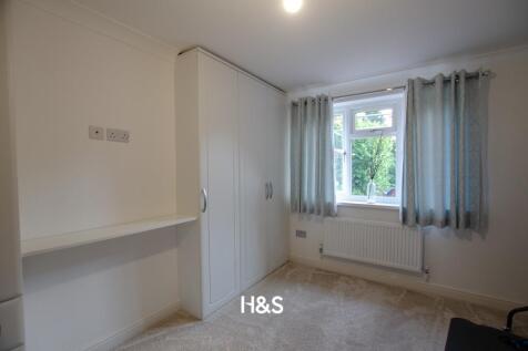 130 Stanway - bed4.jpg