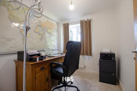 130 Stanway - bed6.jpg