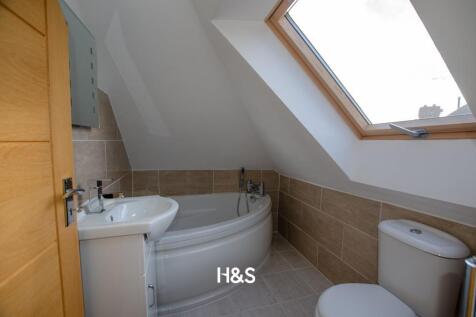 130 Stanway - bath 2.jpg