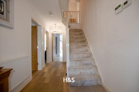 130 Stanway - hall.jpg