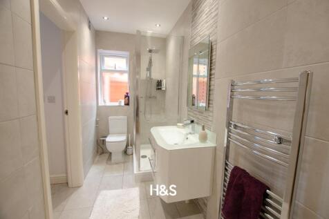 130 Stanway - wc.jpg
