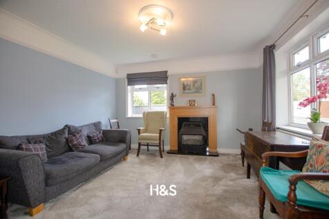 11 Clifton - Lounge.jpg