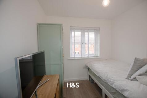 4 Kingfisher - bed3.jpg