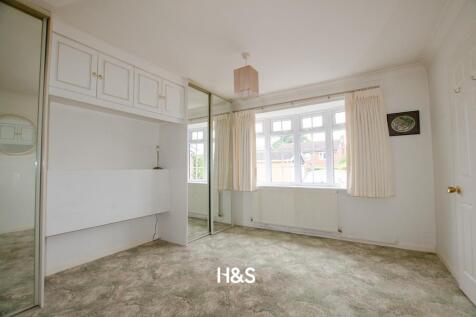 4 Falkwood - bed1.jpg