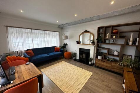 Living Room.jpg