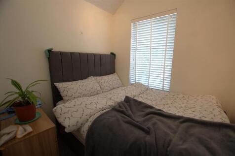 530 Warwick Road - bed3.jpg