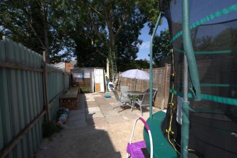 530 Warwick Road - back.jpg