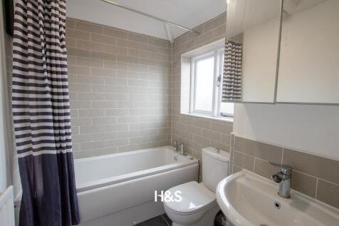 30 stonebow - Bath1.jpg