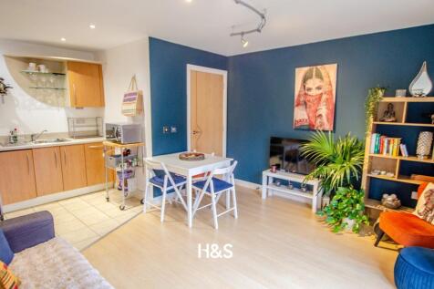 Newhall Court - living room..jpg