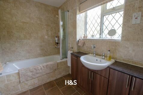42 Northbrook Road - bath2.jpg