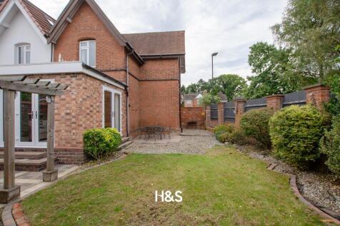 10 Hamlet Road -garden 3.jpg