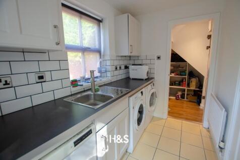 215 Dickens Heath Road -utility.jpg