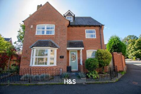 215 Dickens Heath Road -front2.jpg