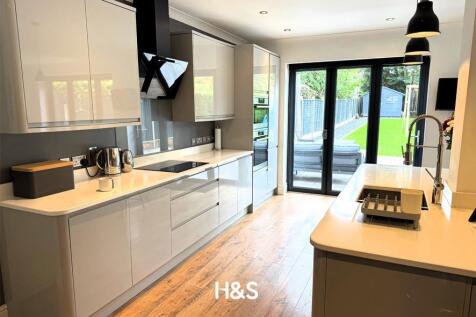 33 Burm - kitchen bifolds 2.jpeg