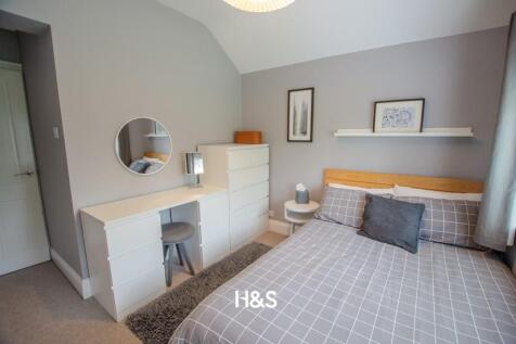 33 Burman Road - Bedroom 2.jpg