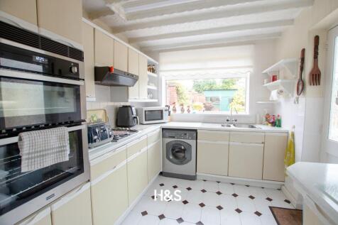 39 Rocky Lane - kitchen.jpg