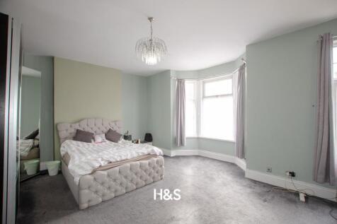 104 Woodlands Road - bed1.jpg