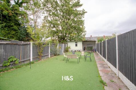 104 Woodlands Road - garden.jpg