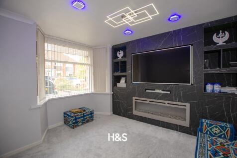 8 Leam Crescent - rec1.jpg