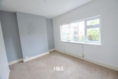 kings terrace - bedroom 2.jpg
