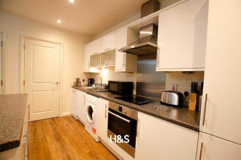 Kitchen 2.jpg
